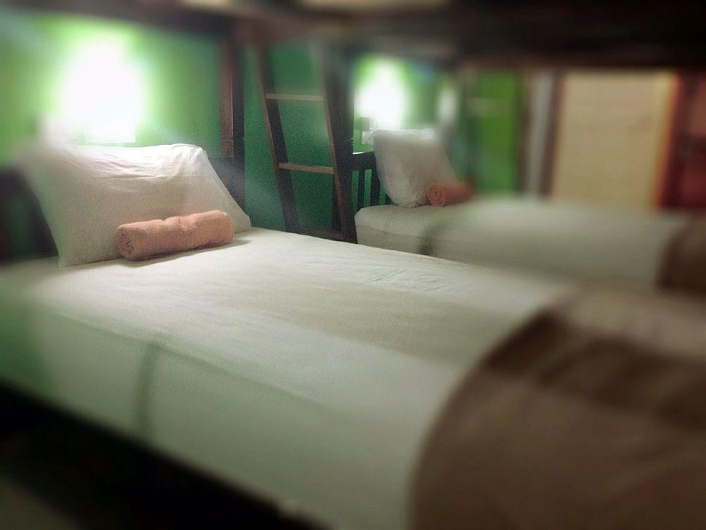 Silla Patong Hostel Extérieur photo