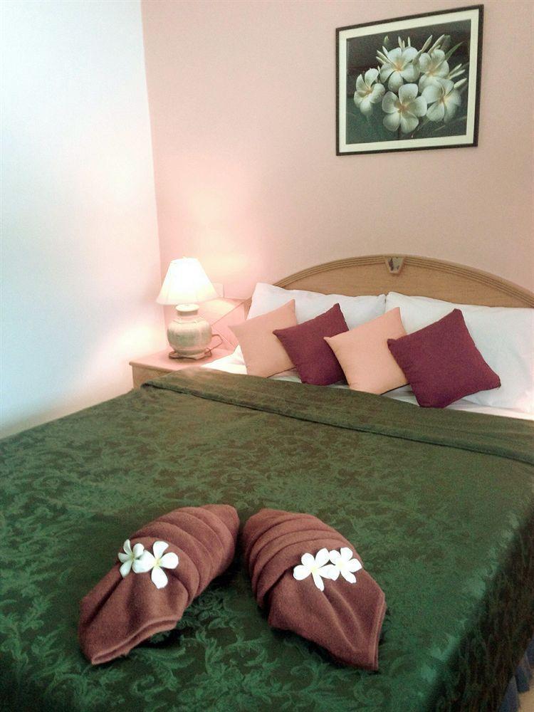 Silla Patong Hostel Extérieur photo