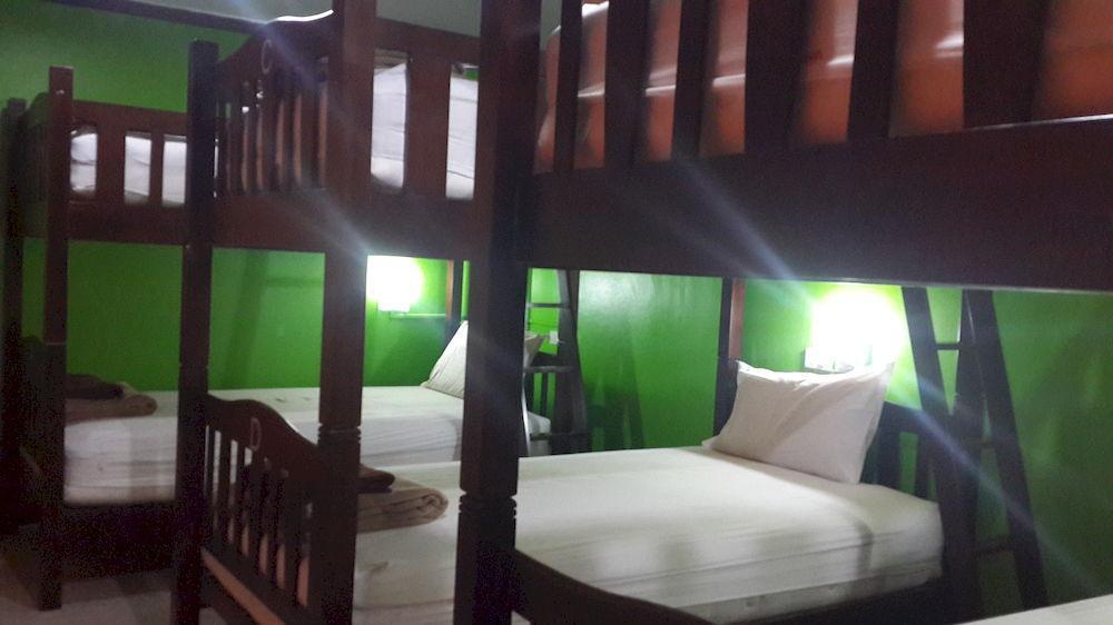 Silla Patong Hostel Extérieur photo