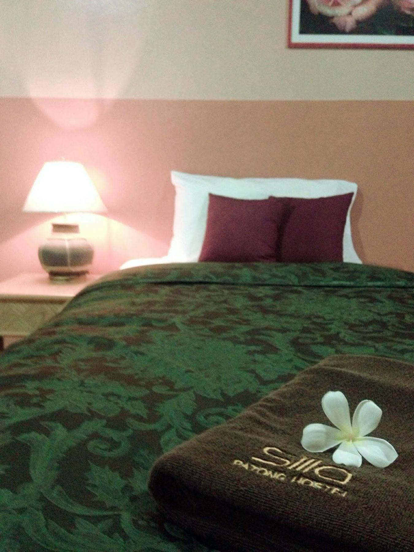 Silla Patong Hostel Extérieur photo