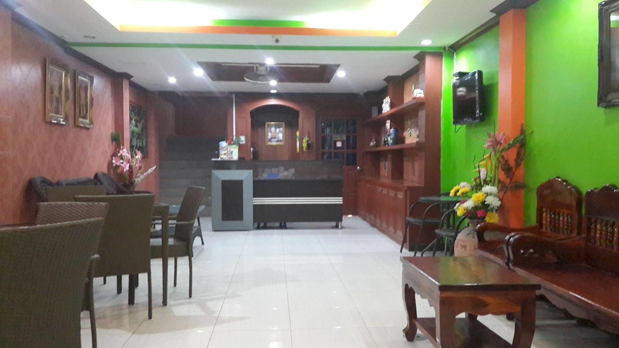 Silla Patong Hostel Extérieur photo
