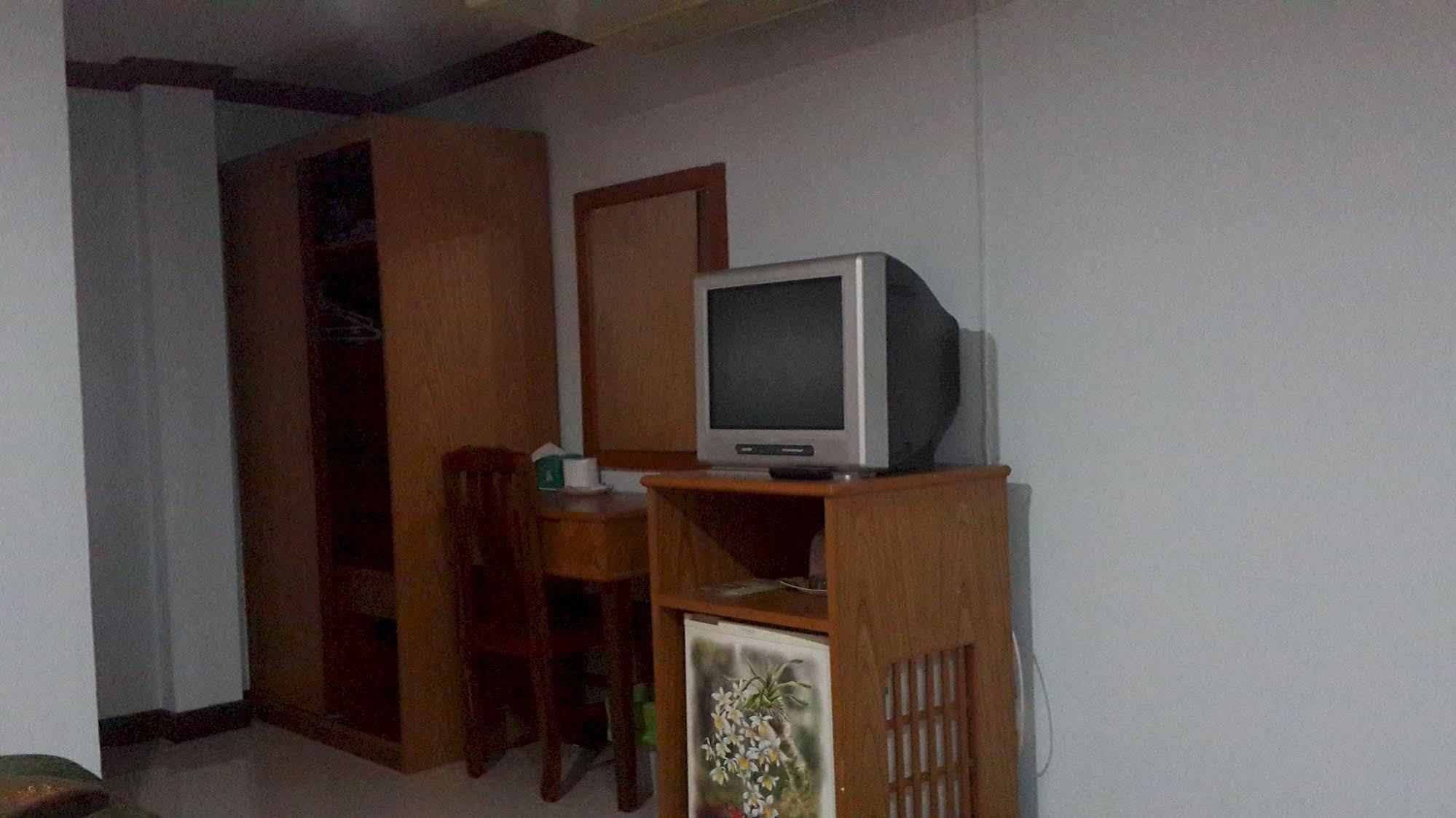 Silla Patong Hostel Extérieur photo