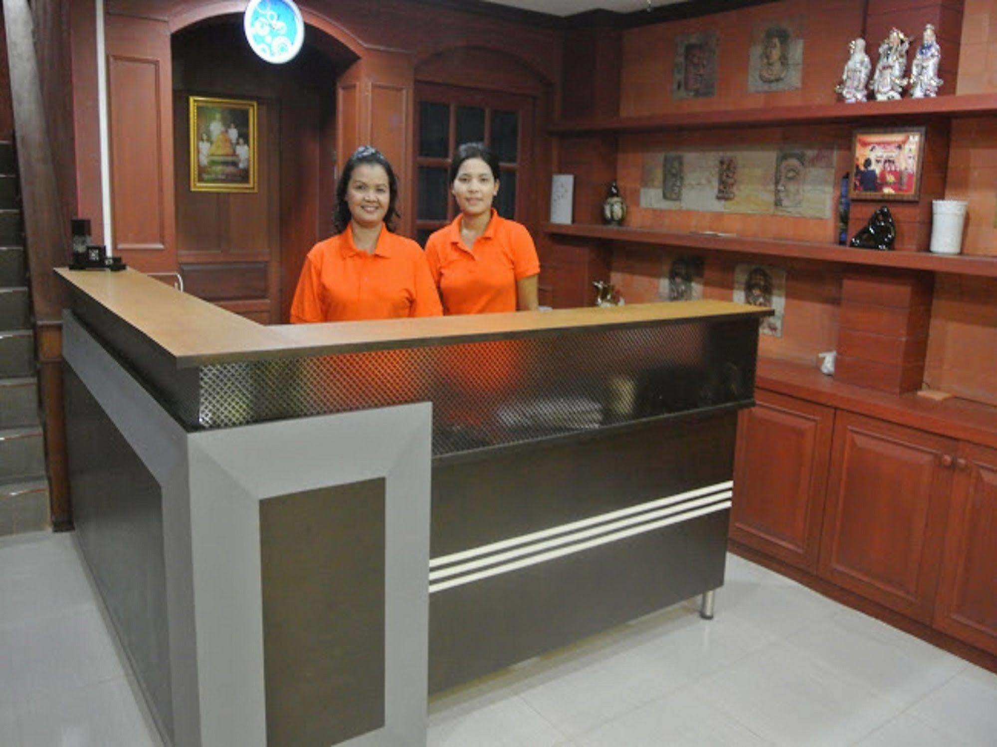 Silla Patong Hostel Extérieur photo
